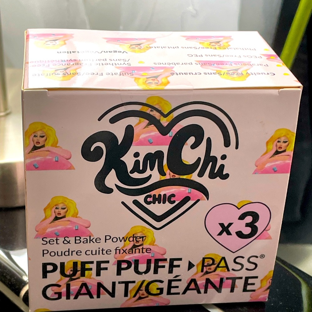 Kim Chi Chic puff puff pass, set and bake powder giant size in translucent